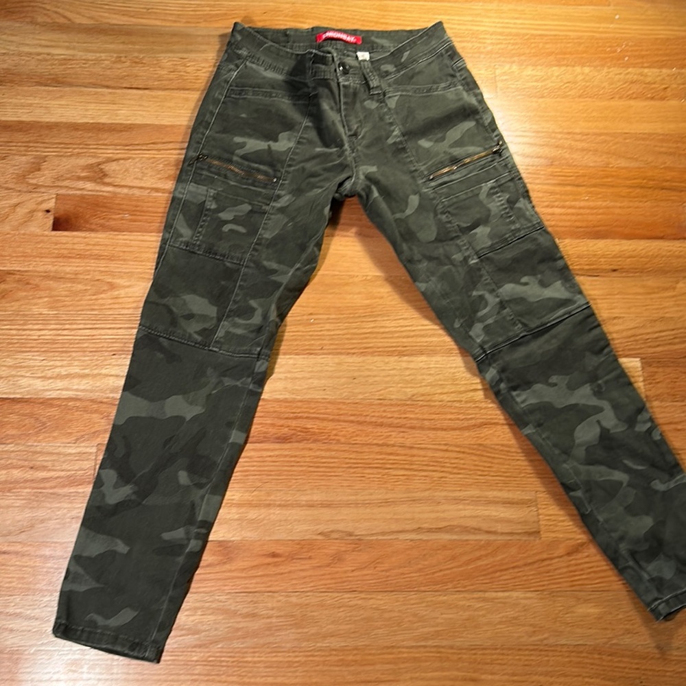 Skinny army, camo pants